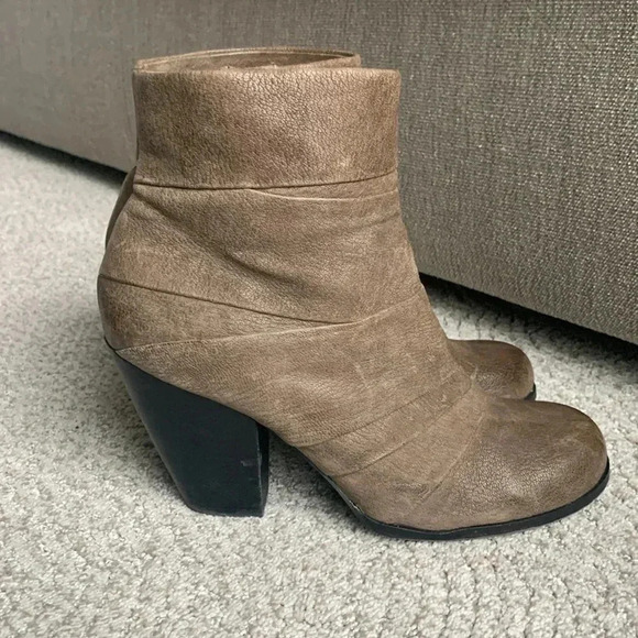Vince Camuto leather Belta boot size 10 - Picture 3 of 12